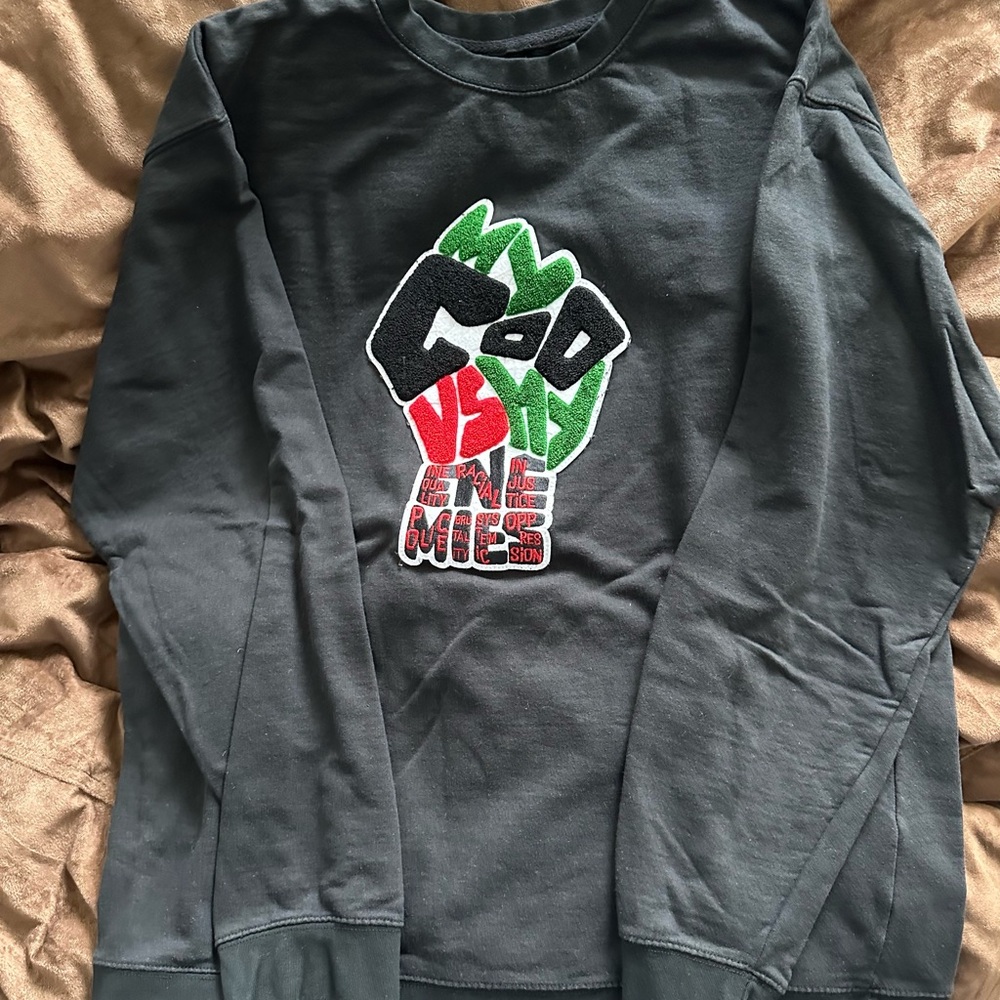 Men's Black Graphic Sweater
